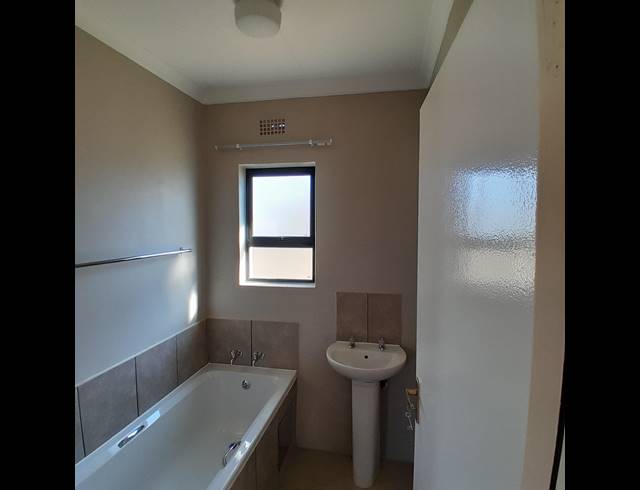 2 BEDROOM FREEHOLD FOR SALE IN NEW MODDER